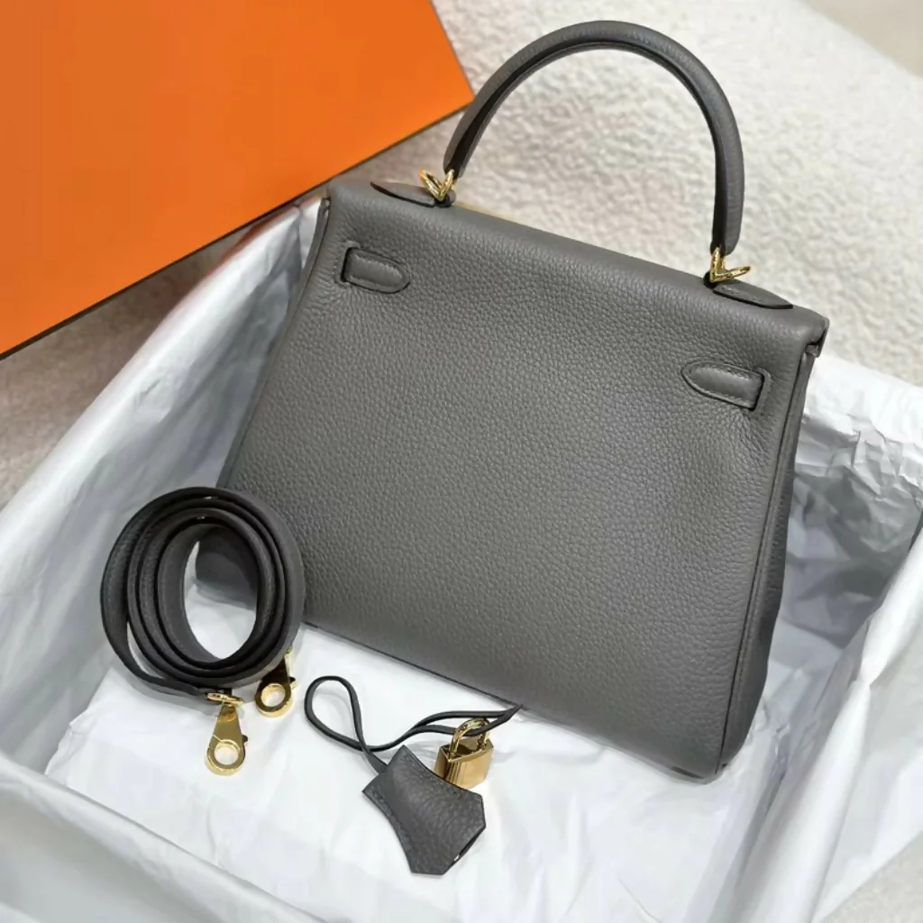Hermès Kelly 25 Gris Etain Togo Leather Gold Hardware - Image 4