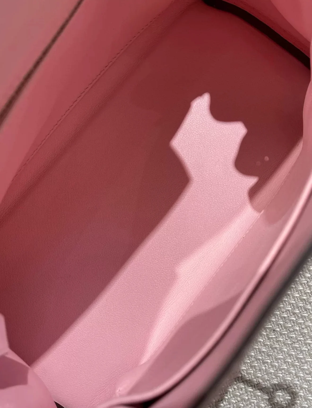 Hermes Kelly 25 Pink Sakura Swift Leather Gold Hardware - Image 4