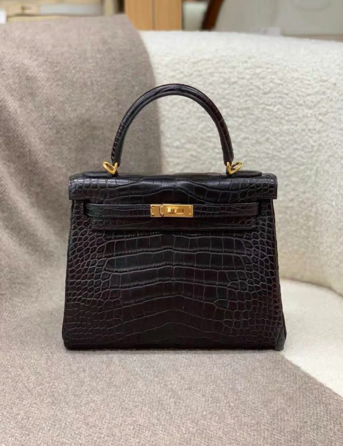 HERMÈS KELLY 25 RETOURNE MATTE BLACK ALLIGATOR GOLD HARDWARE BRAND NEW - Image 2