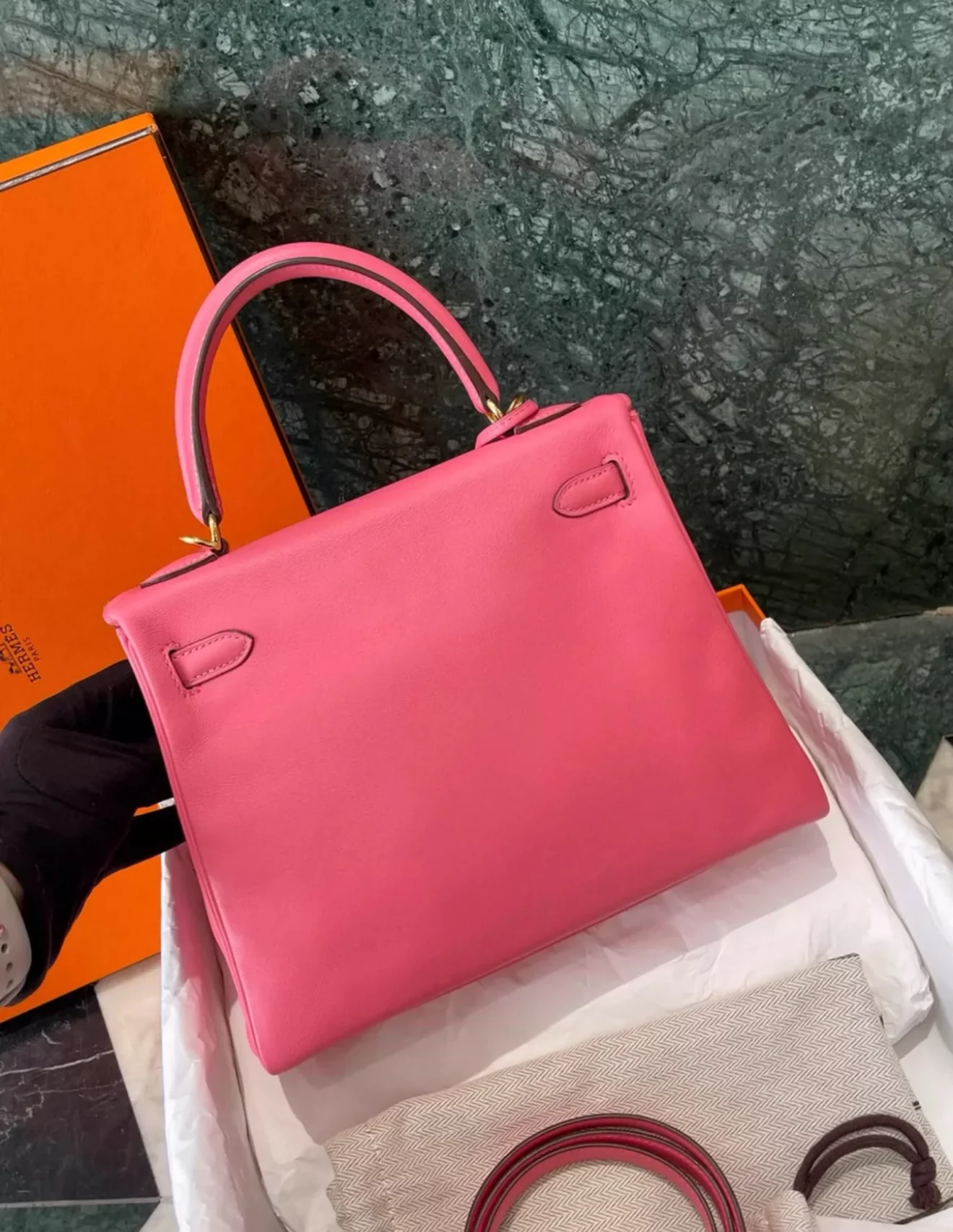 Hermes Kelly 25 Rose Lipstick Swift leather Gold Hardware - Image 2
