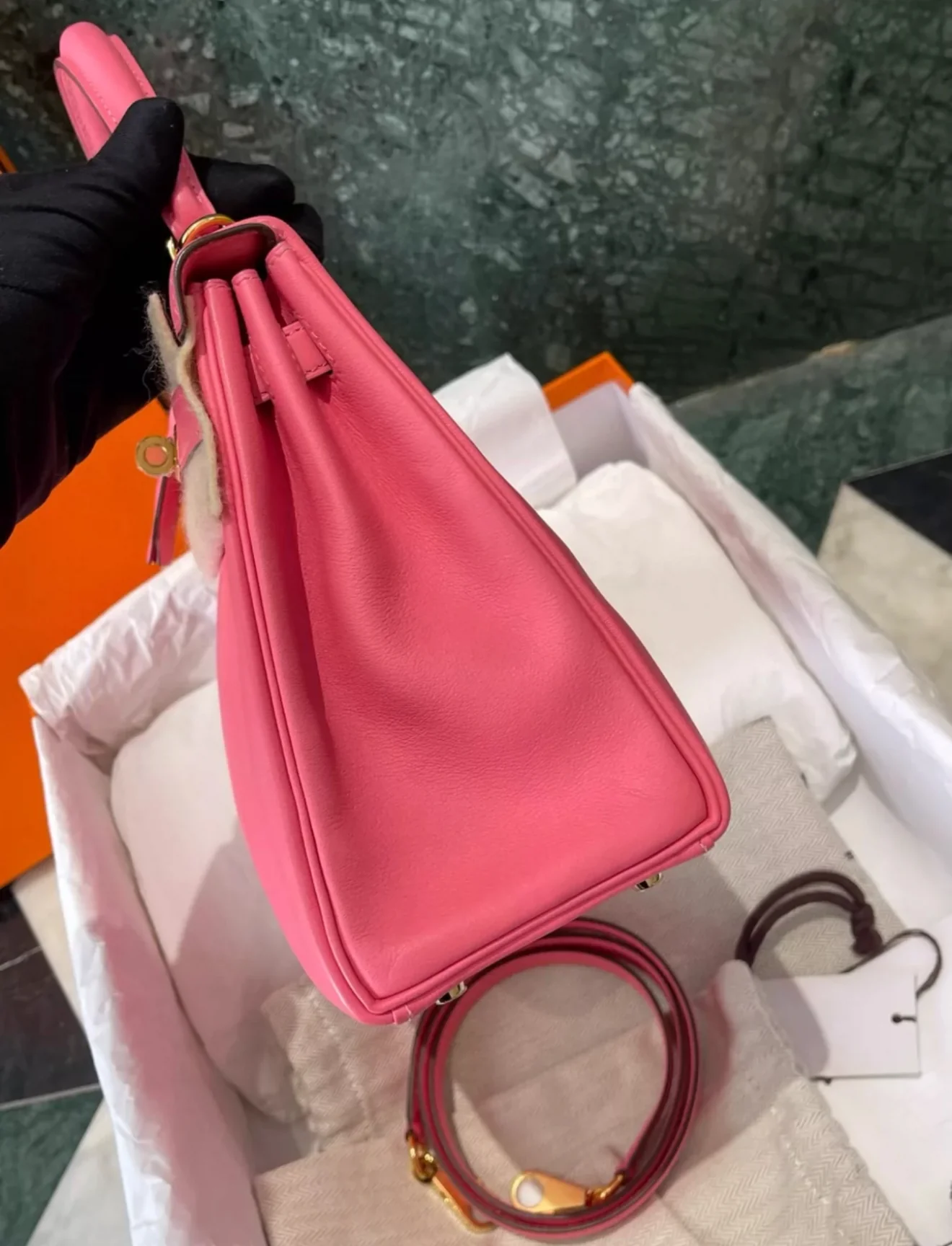 Hermes Kelly 25 Rose Lipstick Swift leather Gold Hardware - Image 6