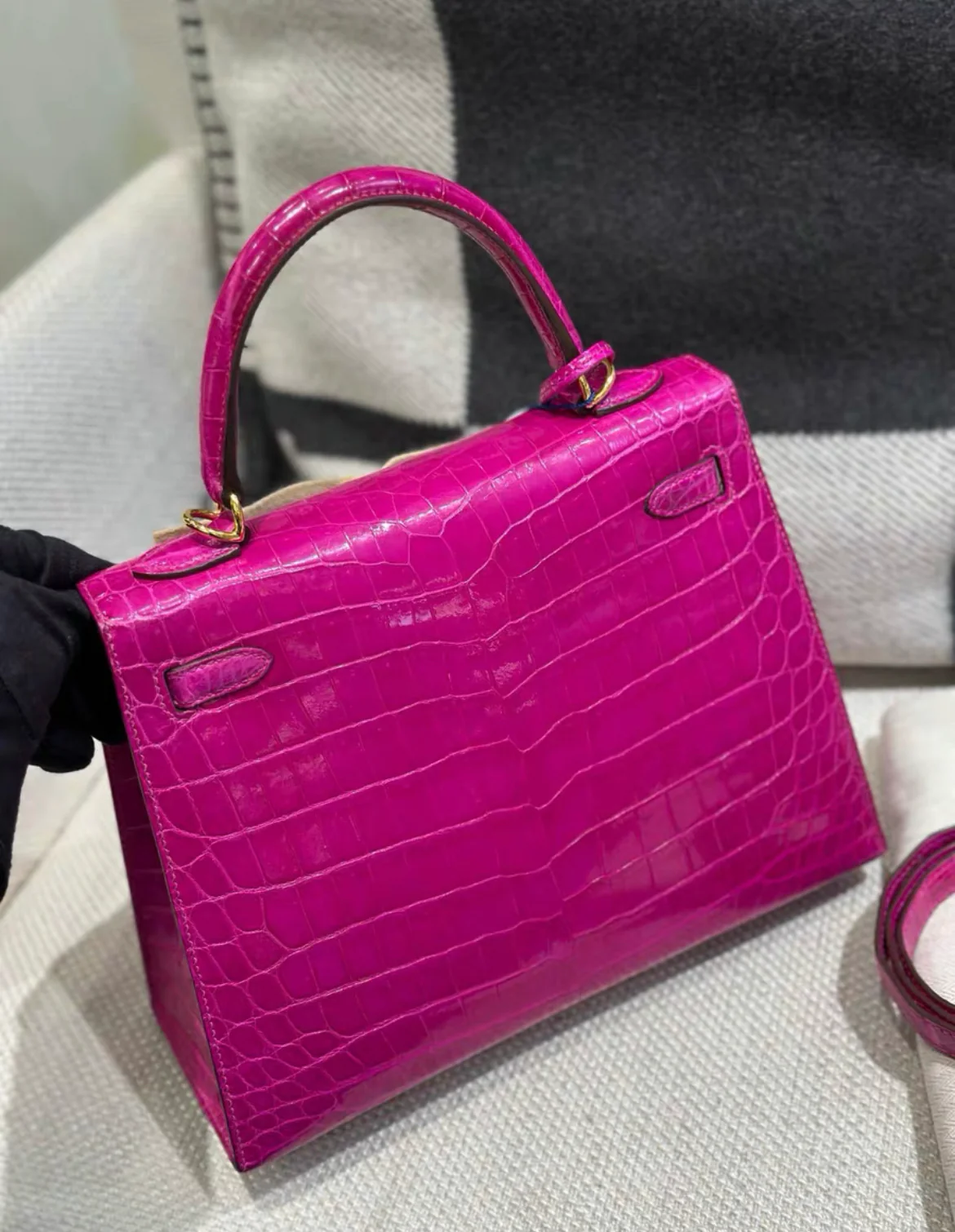 HERMES KELLY 25 SELLIER ROSE SCHEHERAZADE ALLIGATOR LISSE SHINY GOLD HARDWARE - Image 3