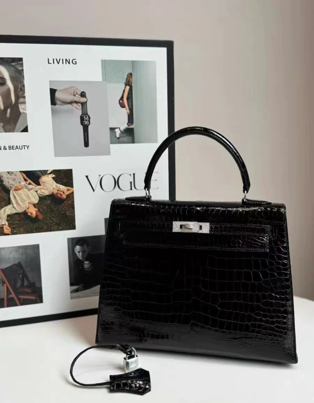 Hermes Kelly 25 Shiny crocodile leather white gold & diamond hardware - Image 4