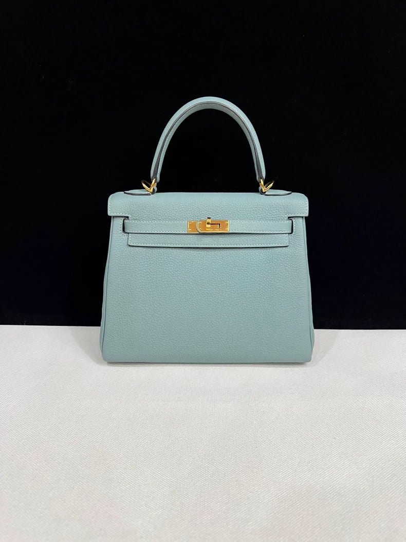Hermes Kelly 25sky blue leather with gold hardware - Image 2