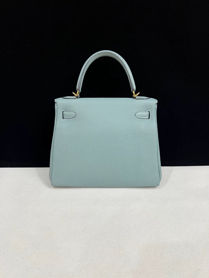 Hermes Kelly 25sky blue leather with gold hardware - Image 3