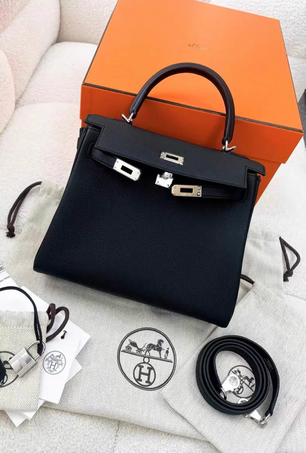 HERMES Kelly 25 Togo Black Palladium Hardware - Image 2