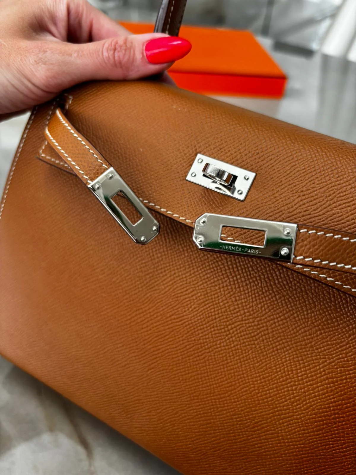 Hermès Kelly 25 Veau Epsom Leather Palladium Hardware - Image 7
