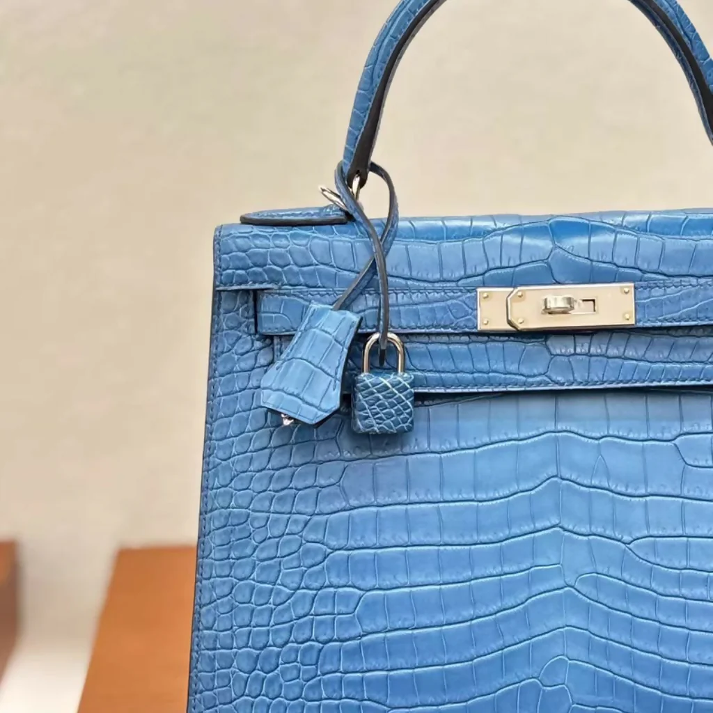Hermès Kelly 28 Blue Izmir Matte crocodile Leather Palladium Hardware - Image 3