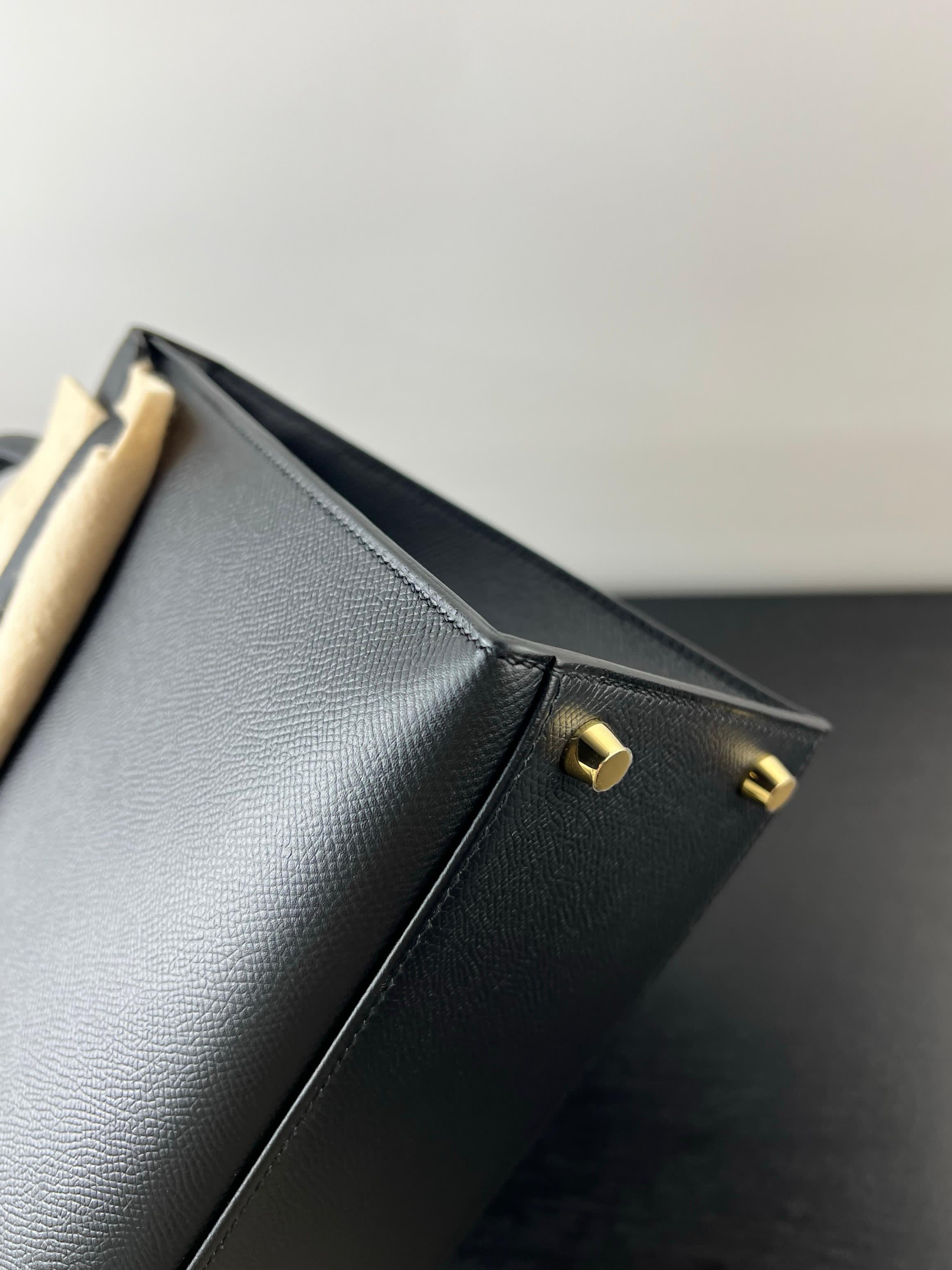 Hermes Kelly 28 Black Epsom Leather Gold Hardware - Image 10