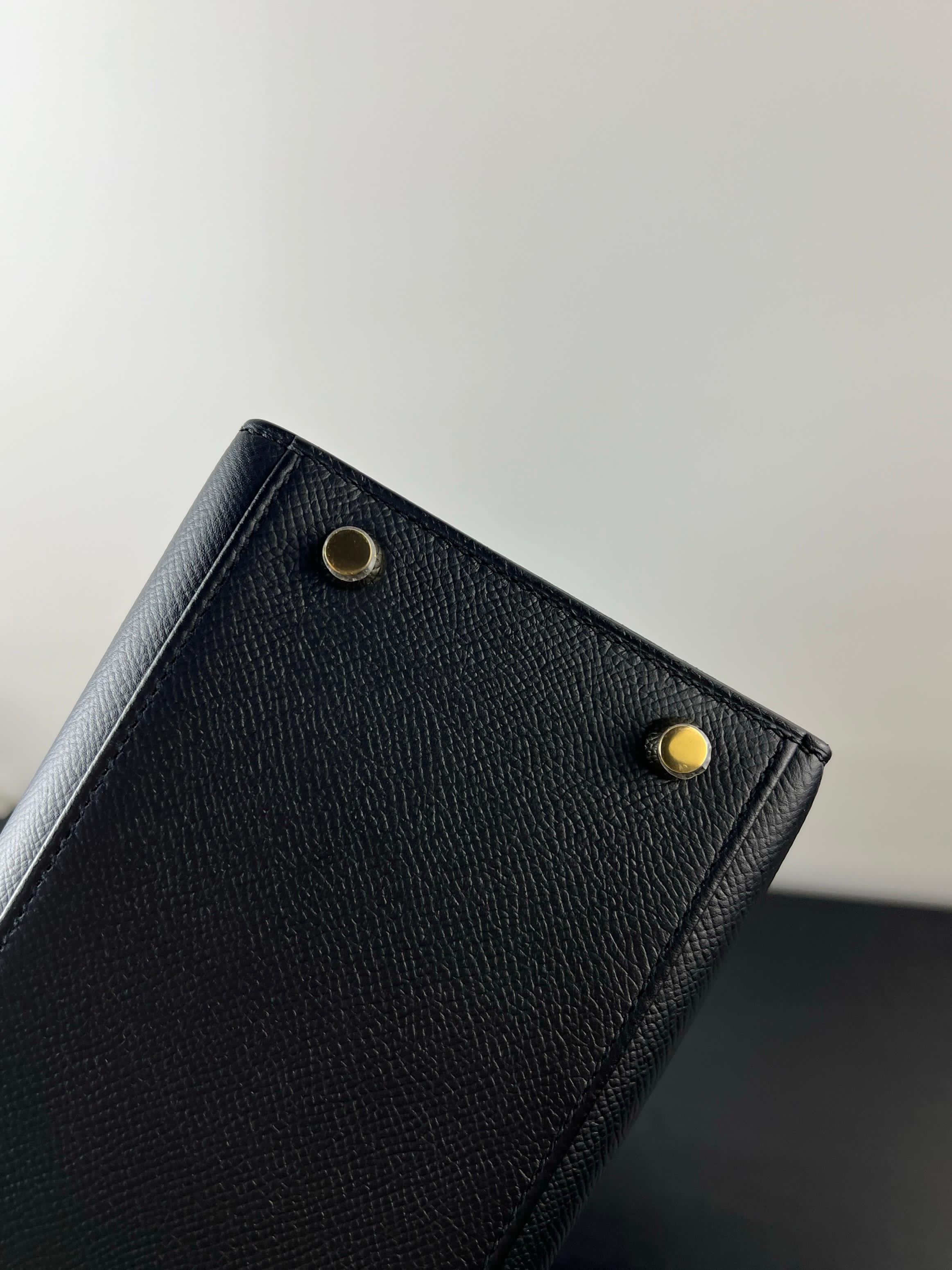 Hermes Kelly 28 Black Epsom Leather Gold Hardware - Image 12