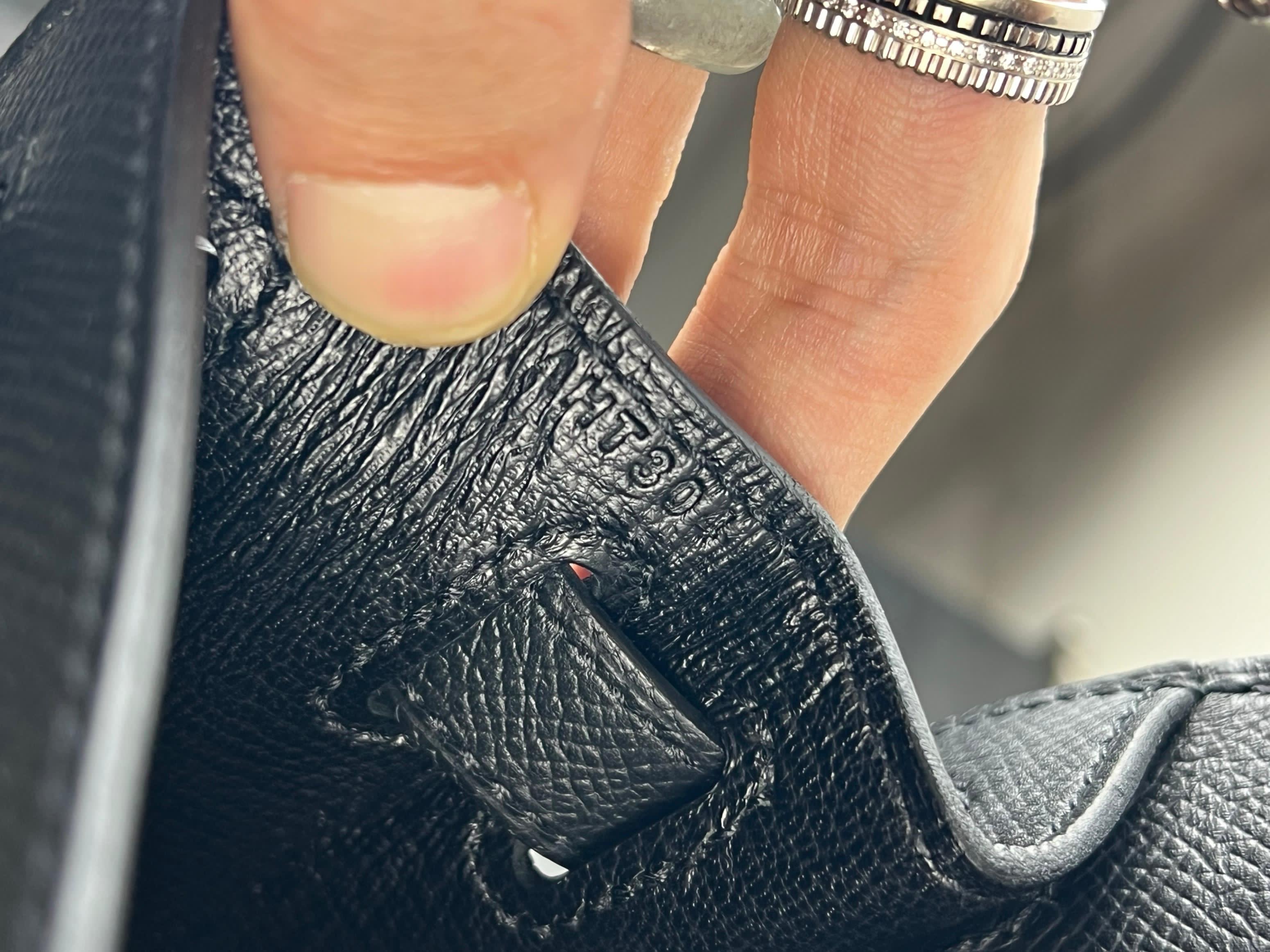 Hermes Kelly 28 Black Epsom Leather Gold Hardware - Image 23