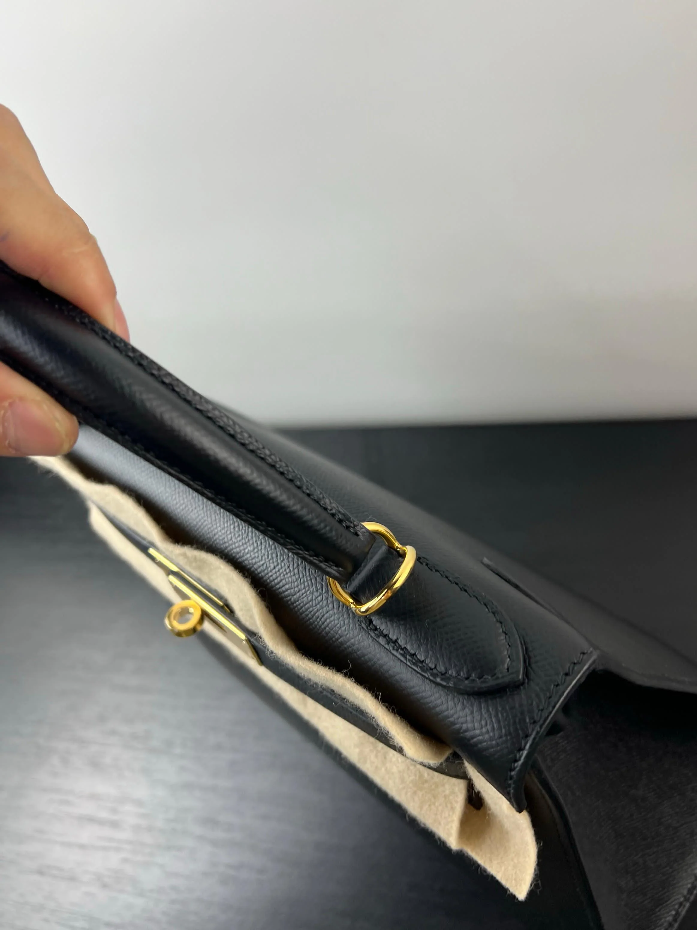 Hermes Kelly 28 Black Epsom Leather Gold Hardware - Image 5