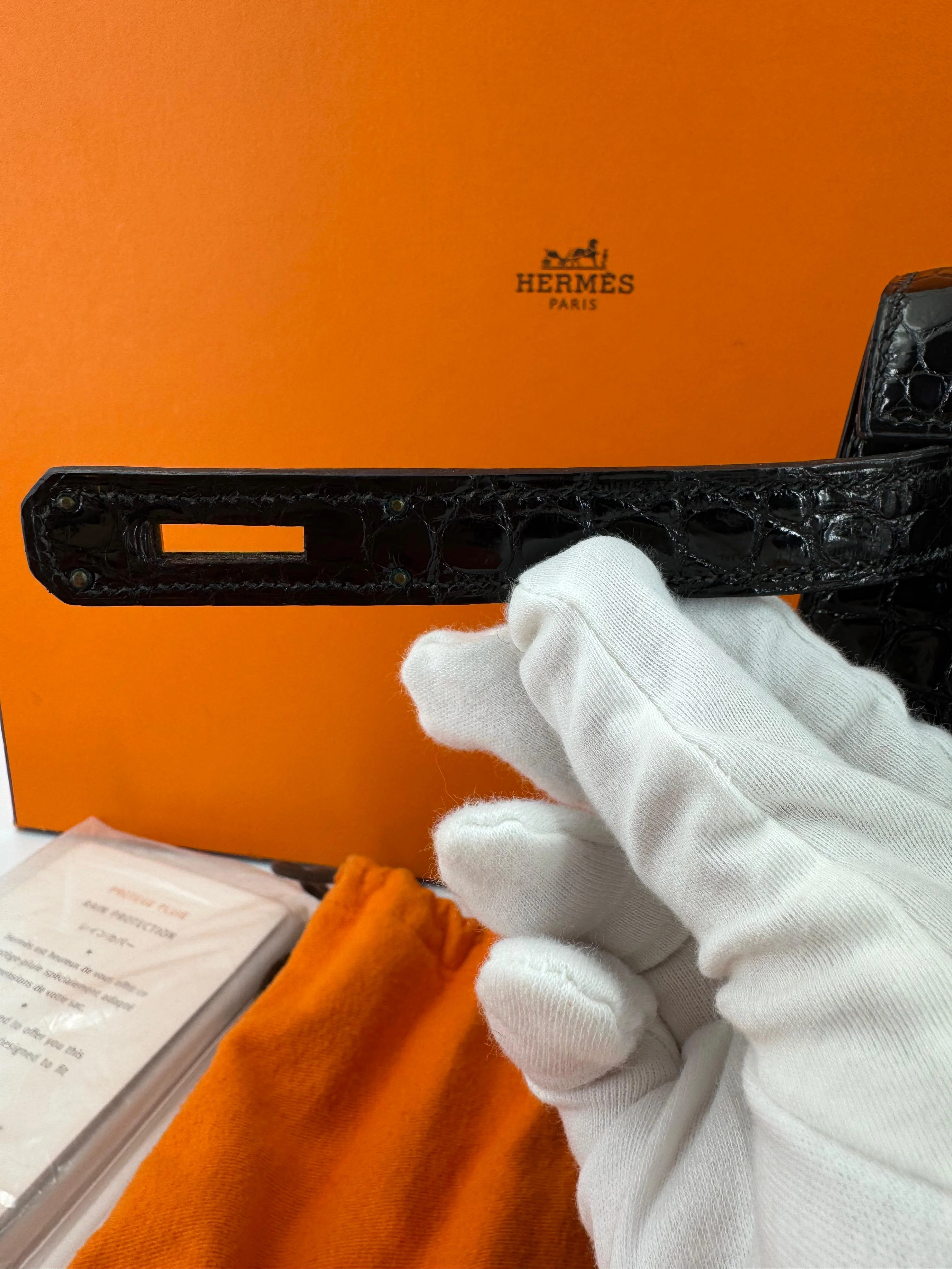 Hermes kelly 28 black shiny crocodile leather Gold hardware - Image 11