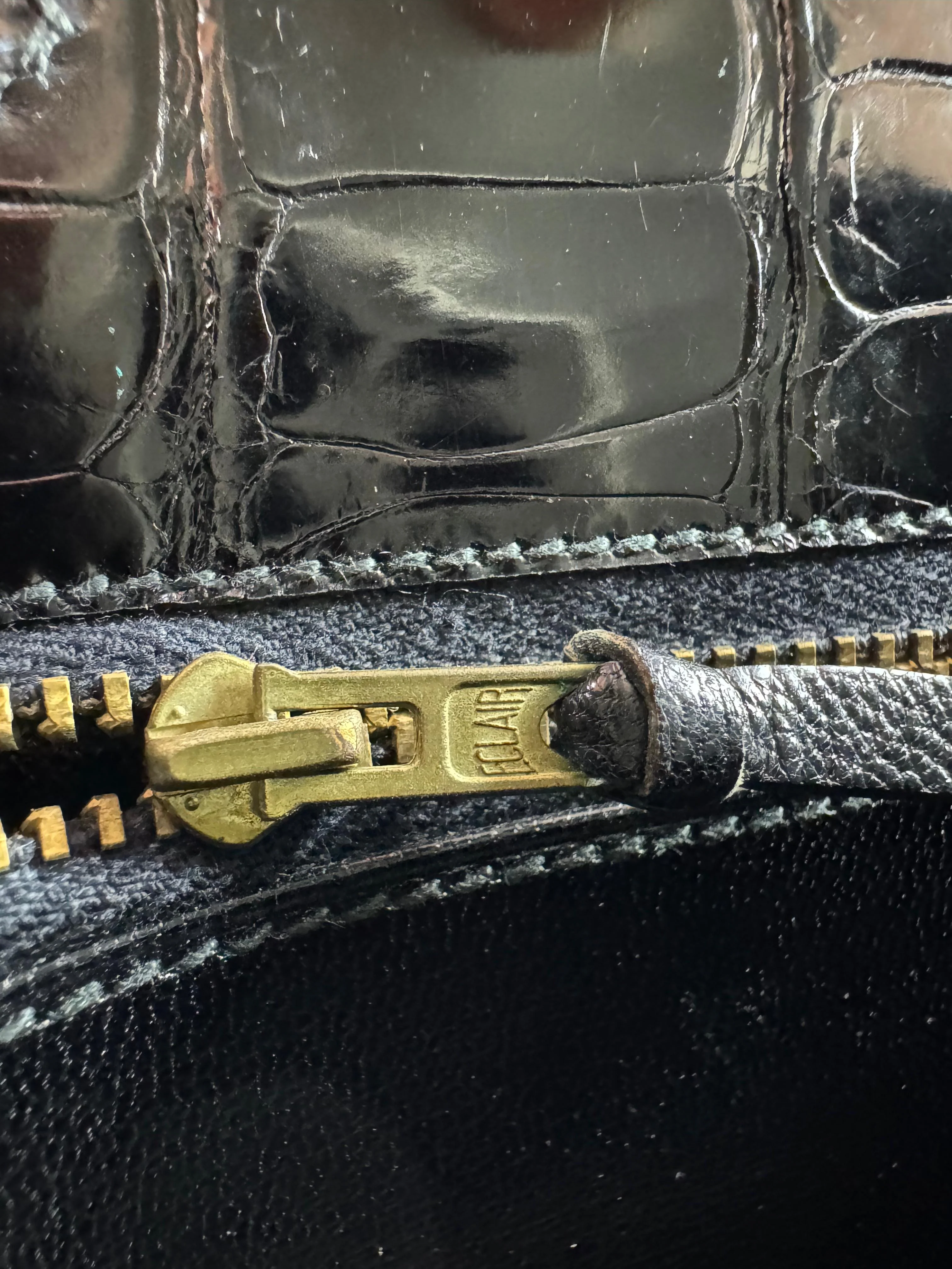 Hermes kelly 28 black shiny crocodile leather Gold hardware - Image 7