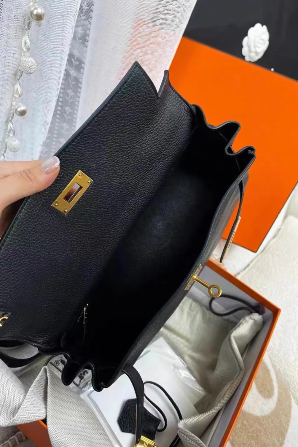 Hermes Kelly 28 Black Togo Leather Gold Hardware - Image 7