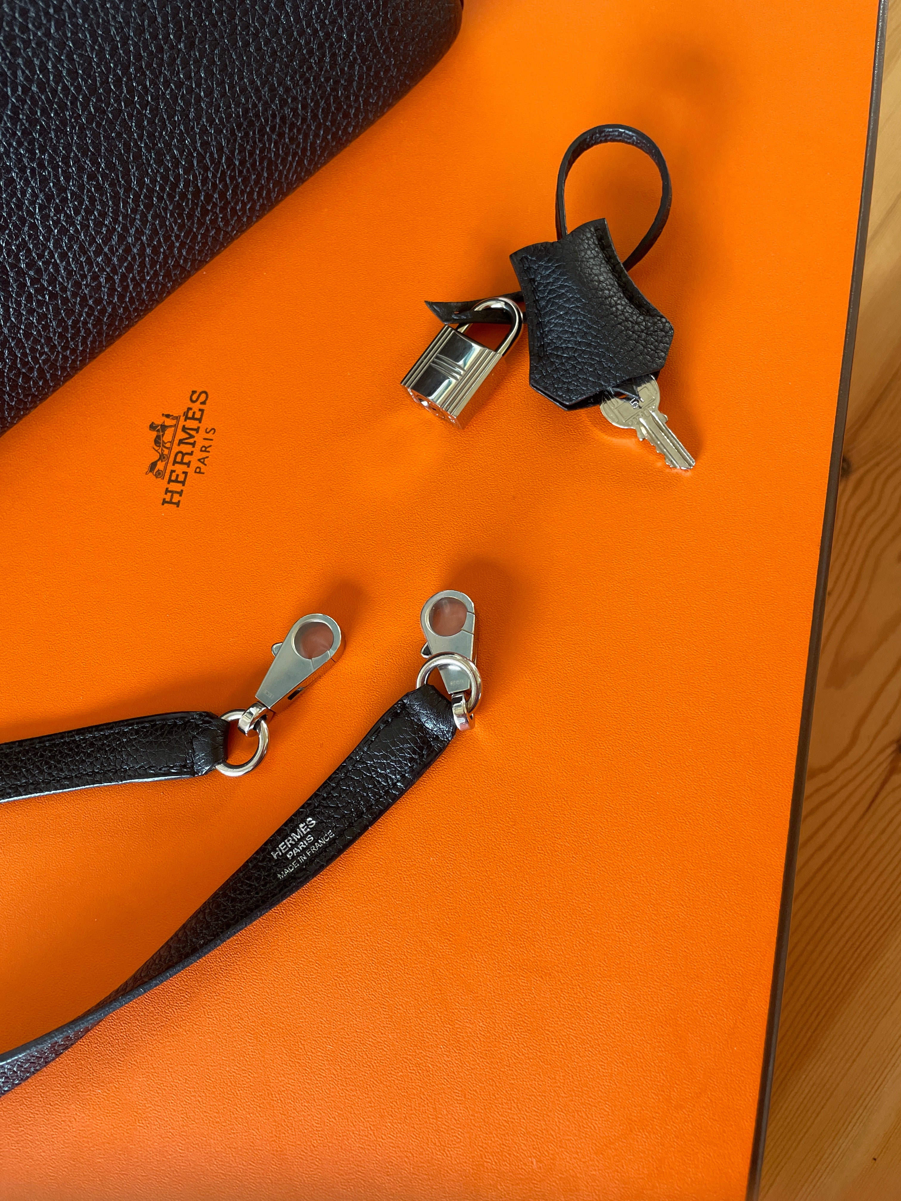 Hermès Kelly 28 Black Togo Palladium Hardware - Image 7