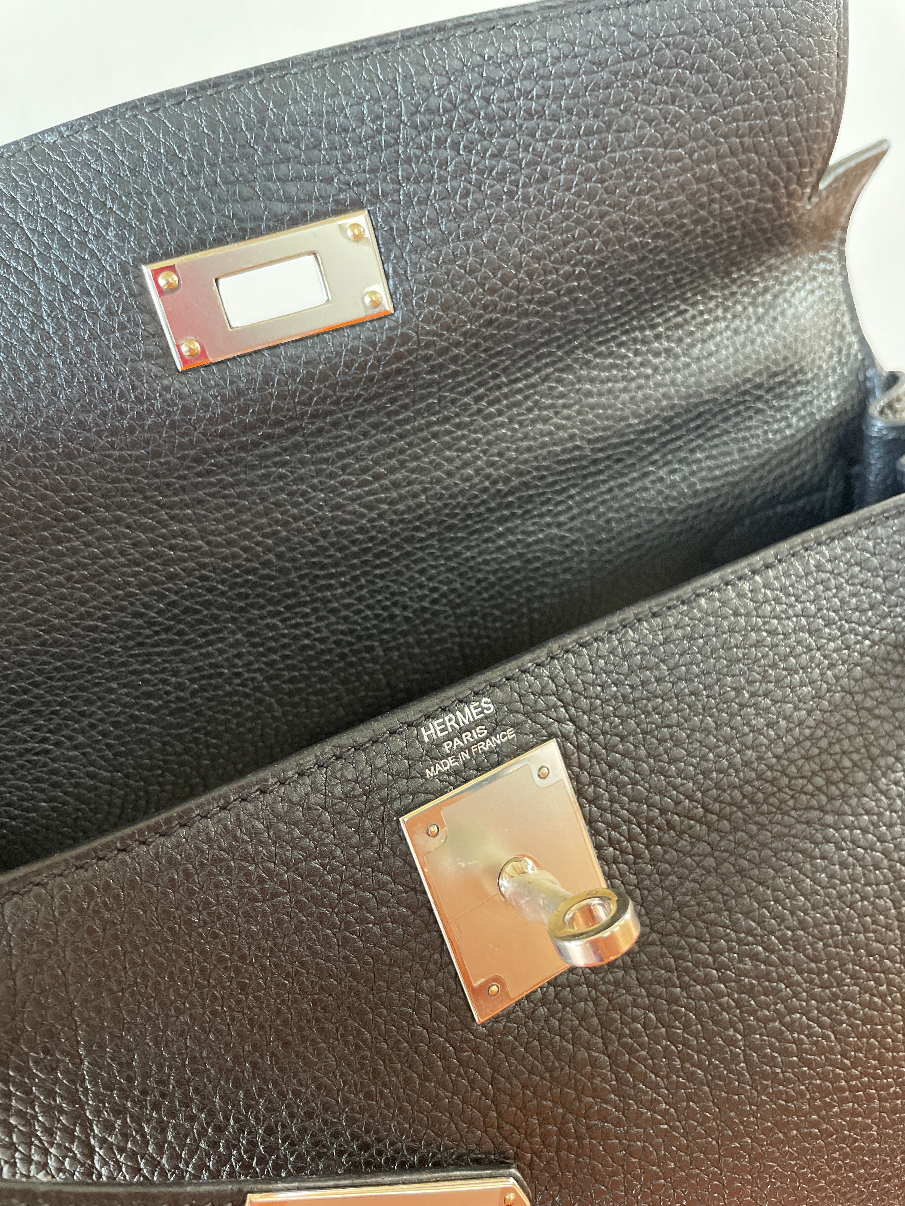 Hermès Kelly 28 Black Togo Palladium Hardware - Image 9