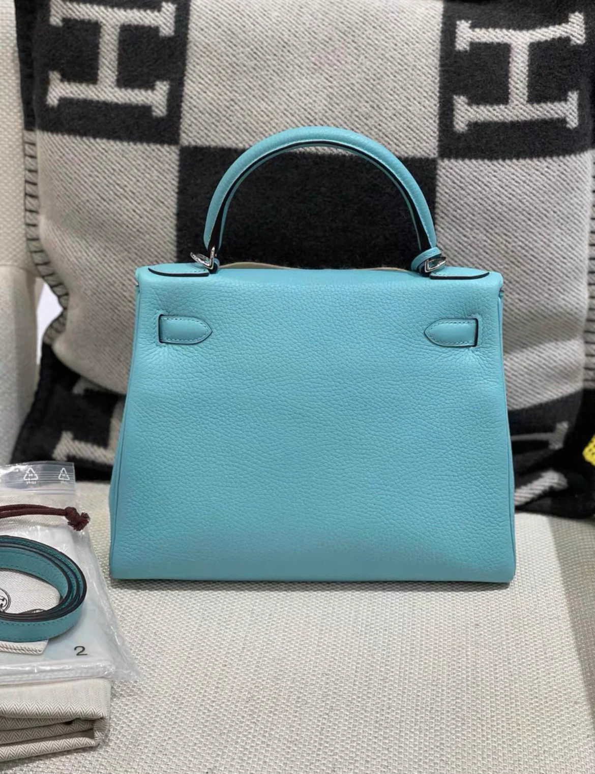Hermes Kelly 28 Blue Atoll Palladium Hardware - Image 2