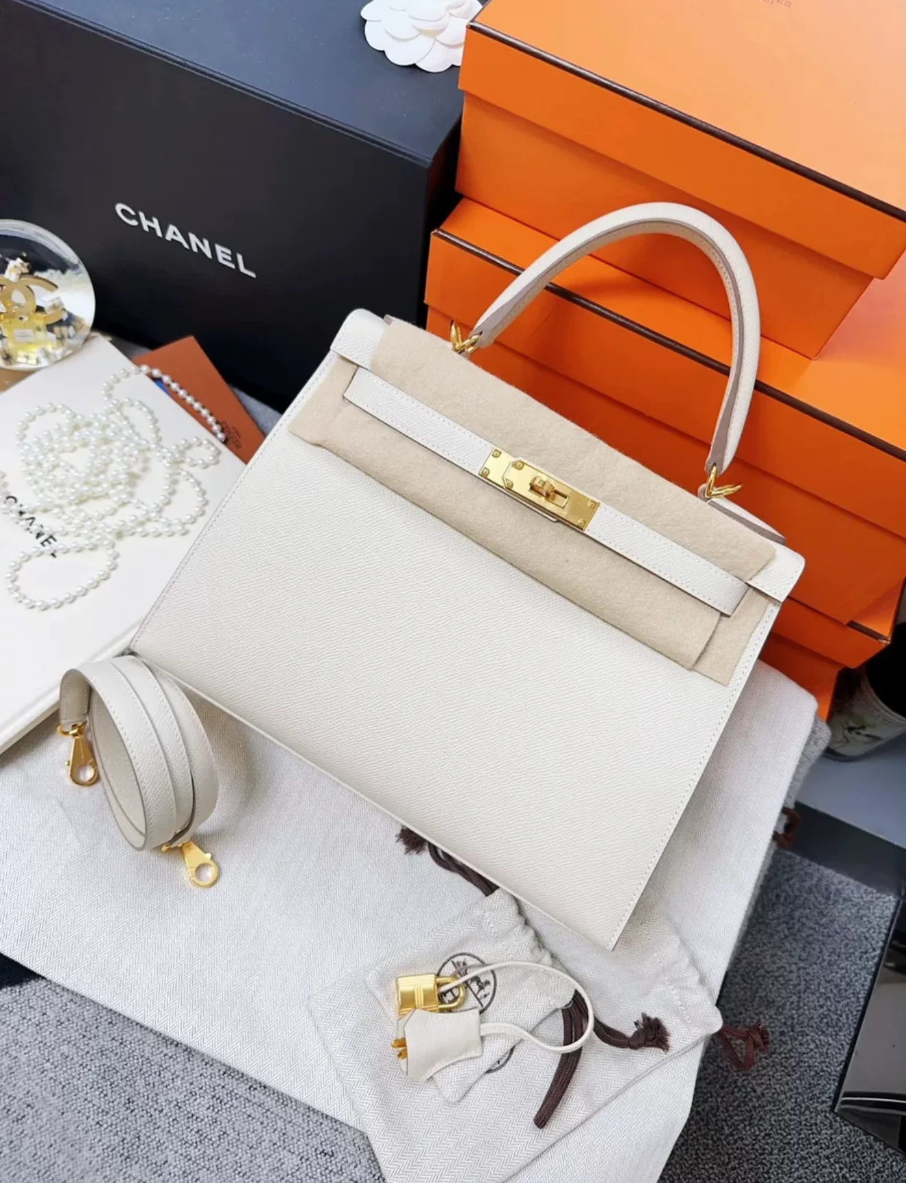 Hermes Kelly 28 Ecru Epsom Leather Gold Hardware