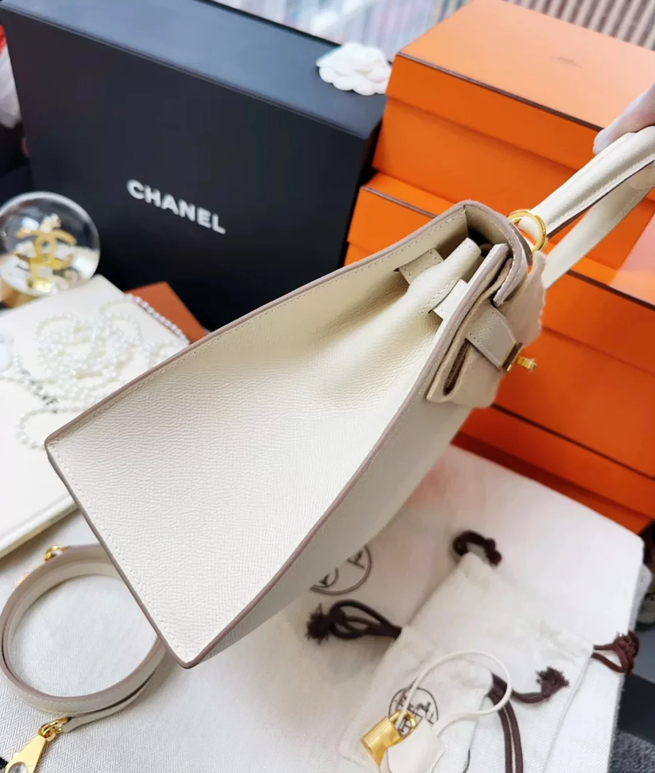 Hermes Kelly 28 Ecru Epsom Leather Gold Hardware - Image 4