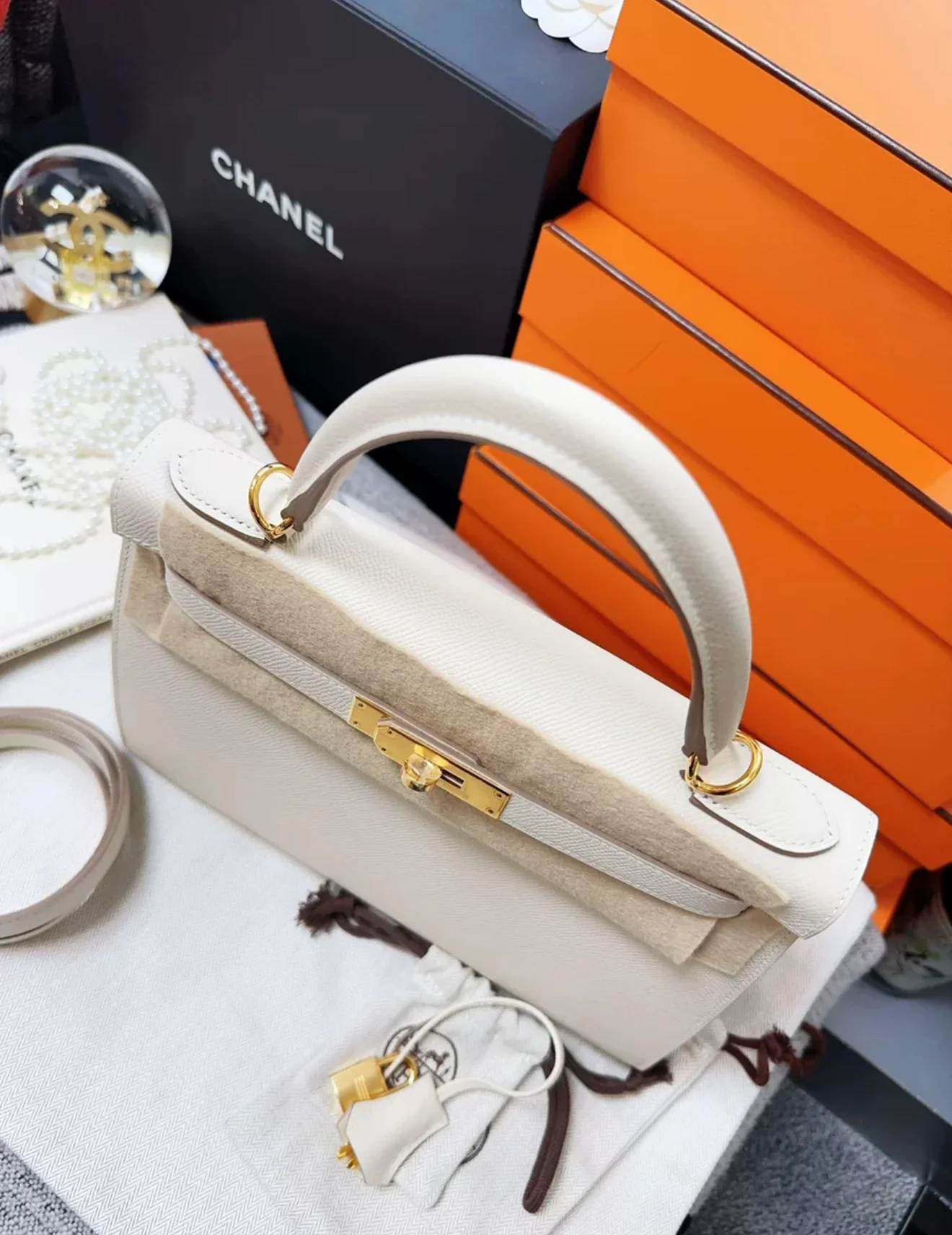 Hermes Kelly 28 Ecru Epsom Leather Gold Hardware - Image 6