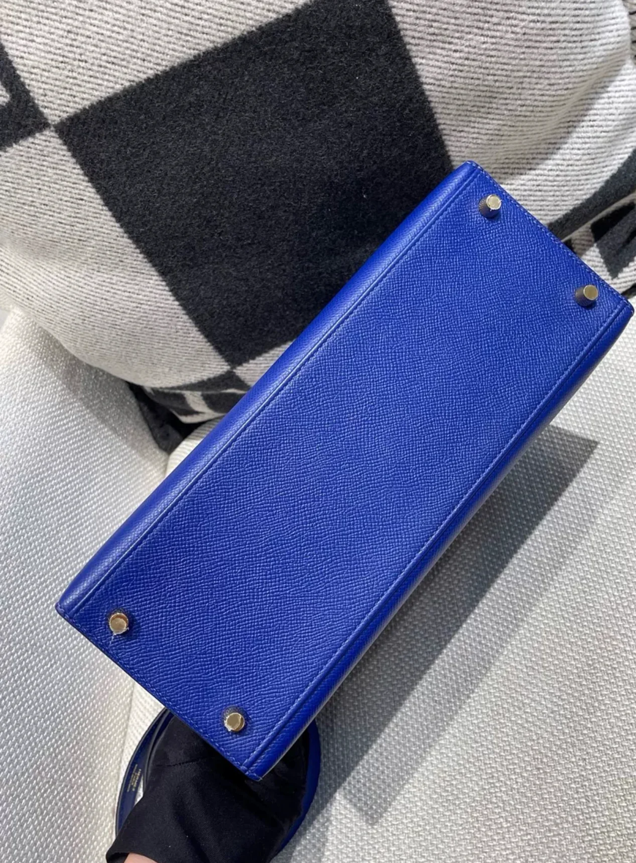 Hermes Kelly 28 Electric Blue Epsom Leather Gold Hardware - Image 4