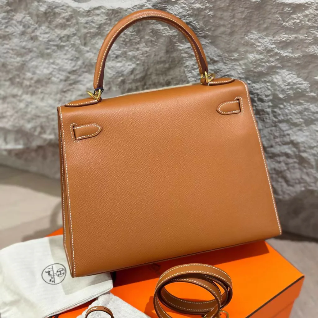 Hermès Kelly 28 Gold Epsom Leather Gold Hardware - Image 2