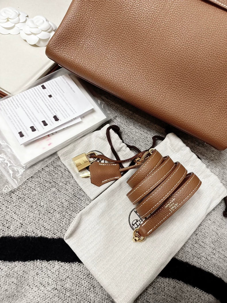 Hermès Kelly 28 golden brown Togo leather gold hardware - Image 3