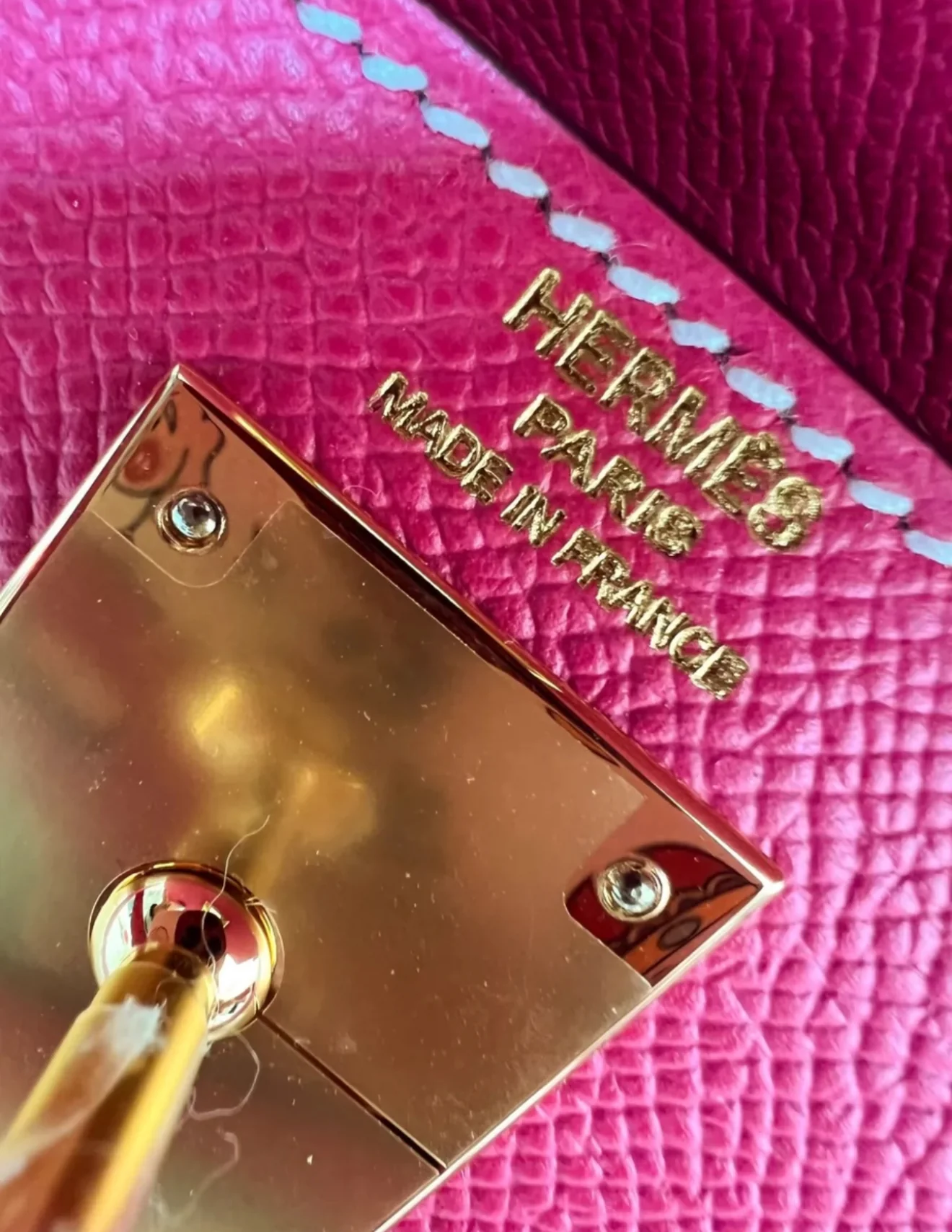 Hermes Kelly 28 Rose Extreme Pink Epsom Leather Gold Hardware - Image 3