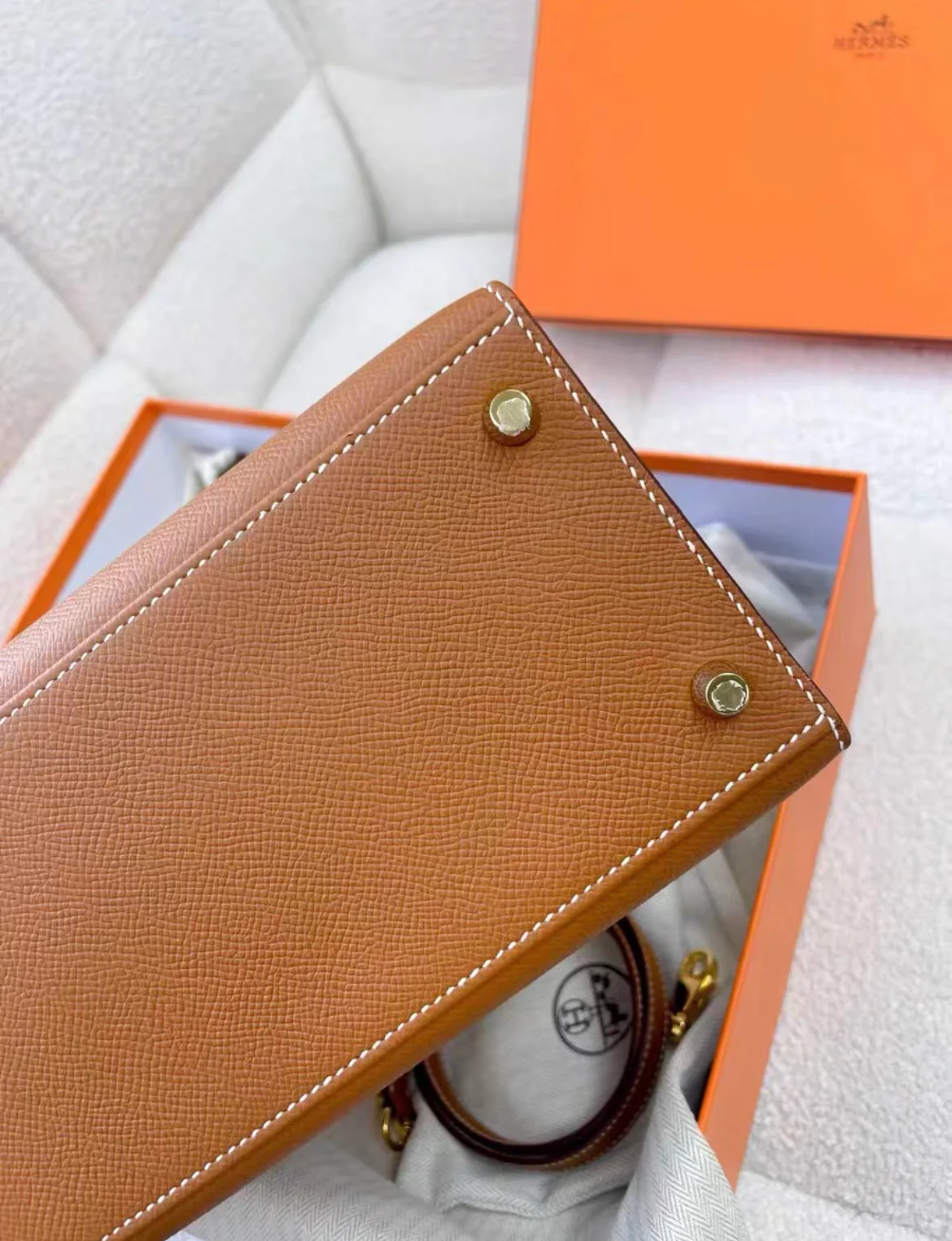 Hermes Kelly 28 Sellier Gold Epsom Gold Hardware - Image 5