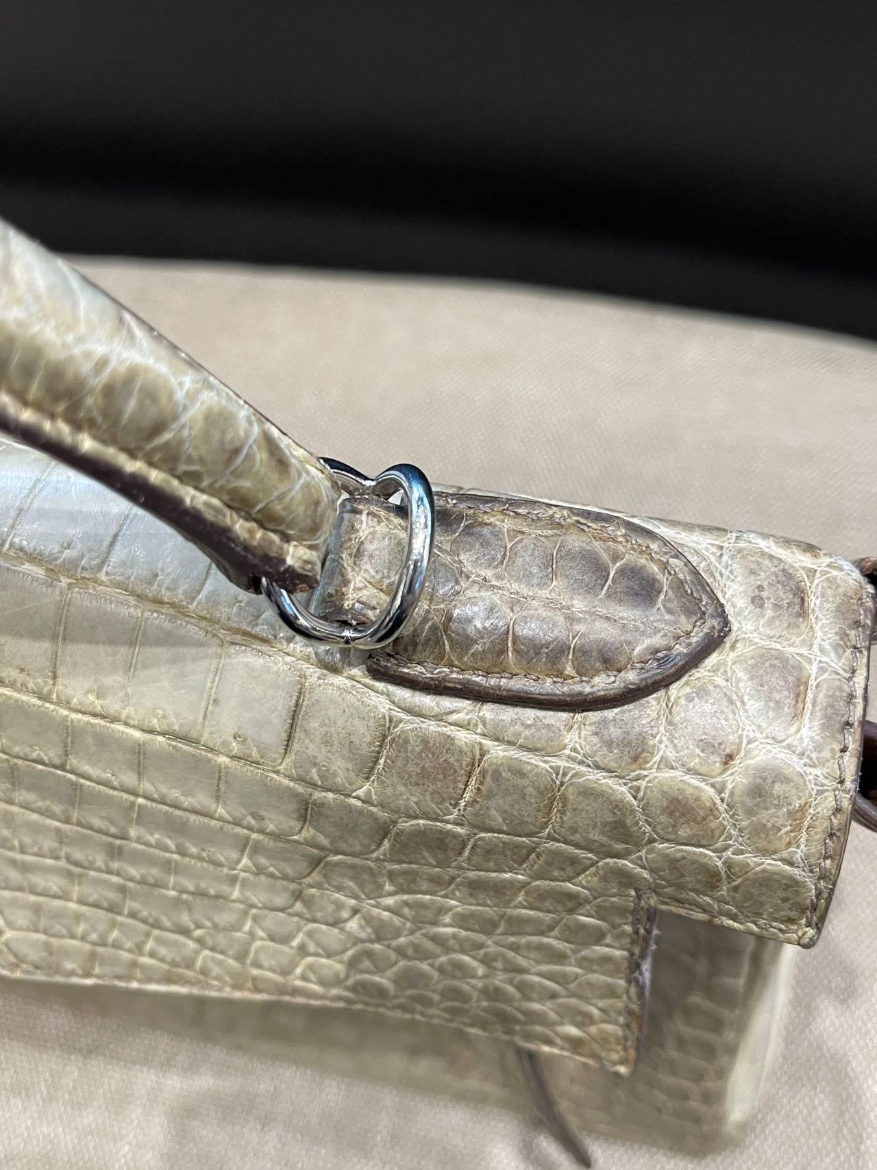 Hermès Kelly 32 Himalaya Gris Cendre Crocodile leather Palladium Hardware - Image 16