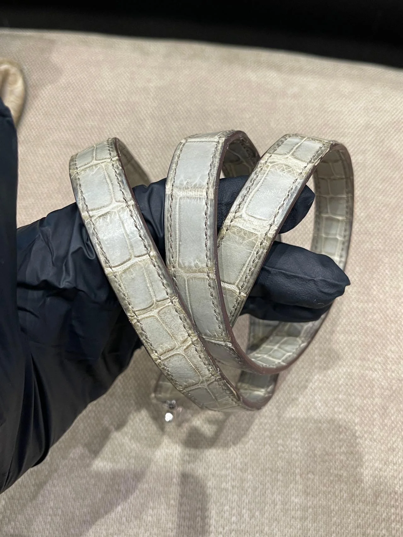 Hermès Kelly 32 Himalaya Gris Cendre Crocodile leather Palladium Hardware - Image 19