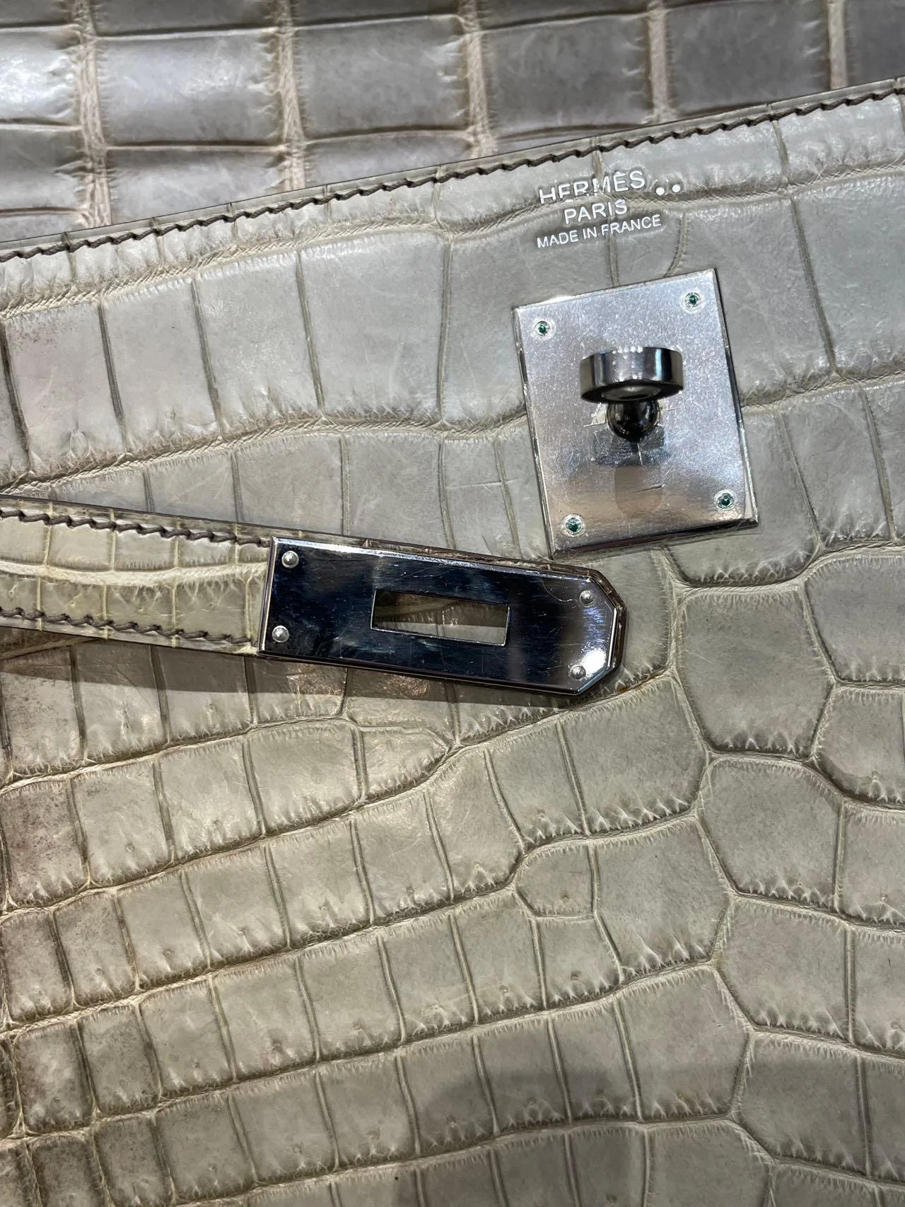 Hermès Kelly 32 Himalaya Gris Cendre Crocodile leather Palladium Hardware - Image 8