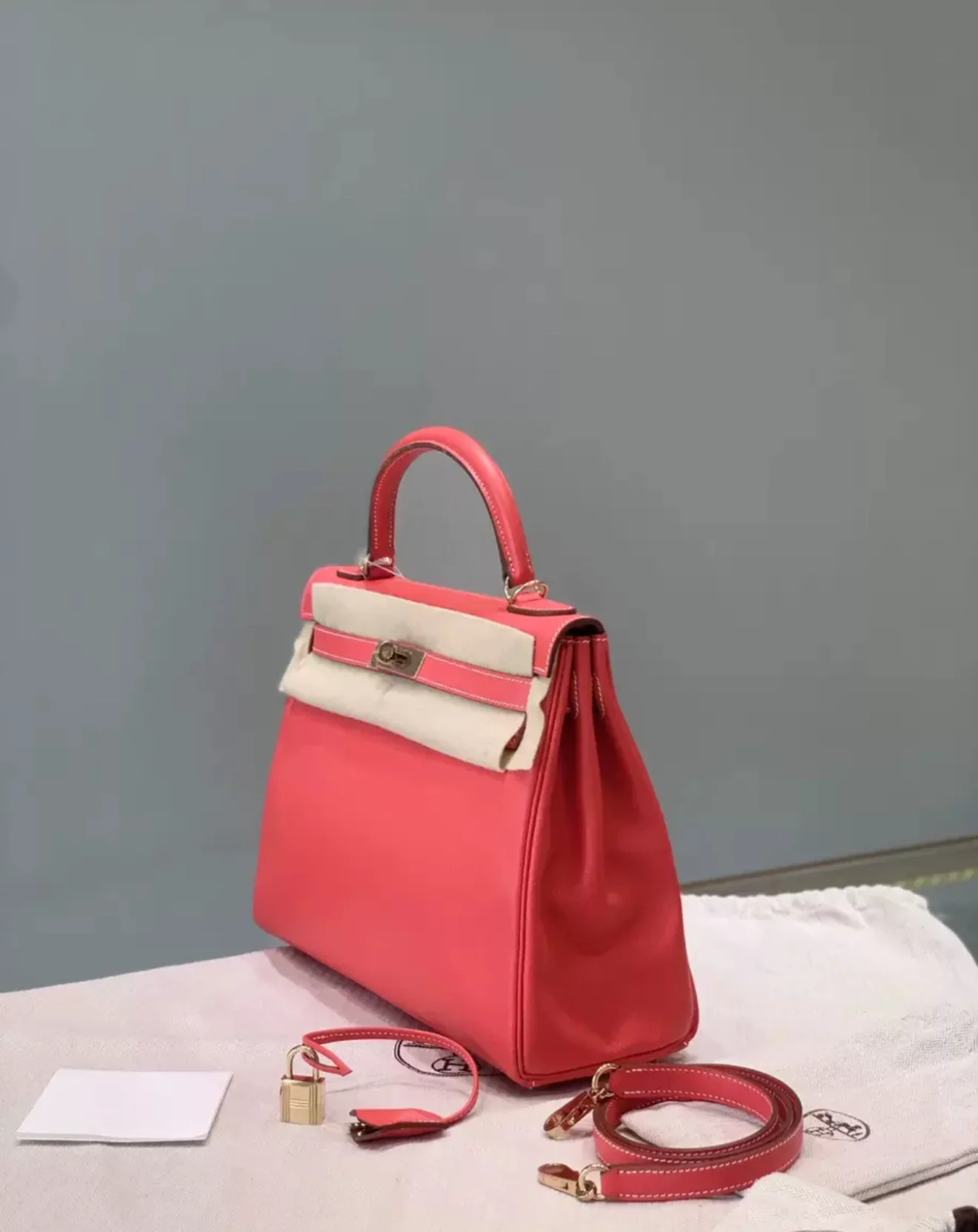 Hermès Kelly 32 Pink Epsom Leather Palladium Hardware - Image 2