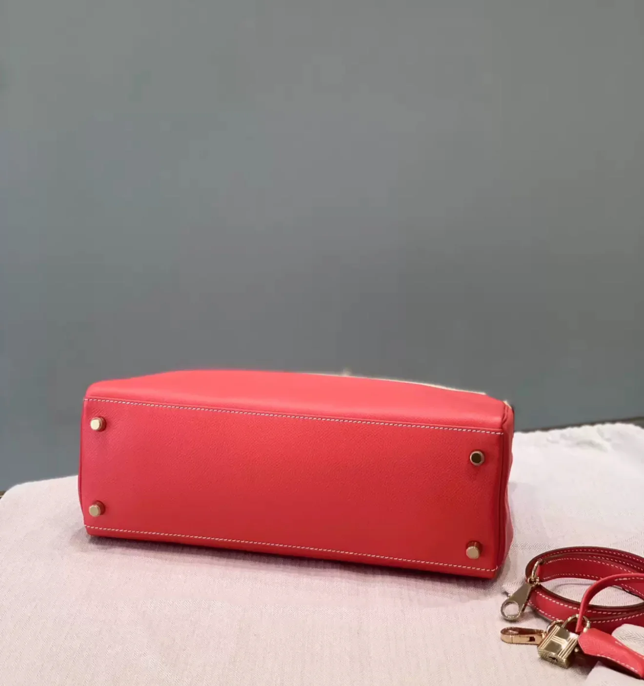 Hermès Kelly 32 Pink Epsom Leather Palladium Hardware - Image 4