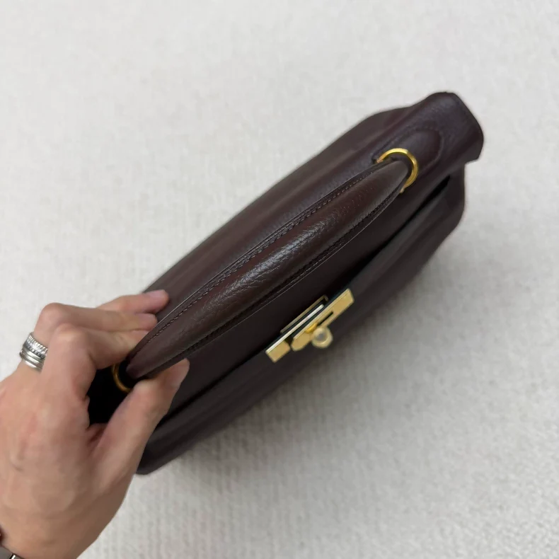 Hermes Kelly 32 Saddle Red Togo with Gold hardware - Image 3