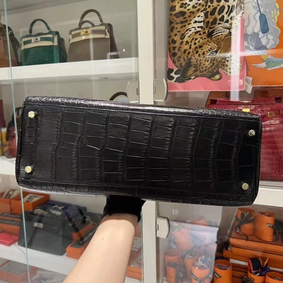 HERMÈS KELLY 35 BLACK MATTE ALLIGATOR GOLD HARDWARE - Image 3