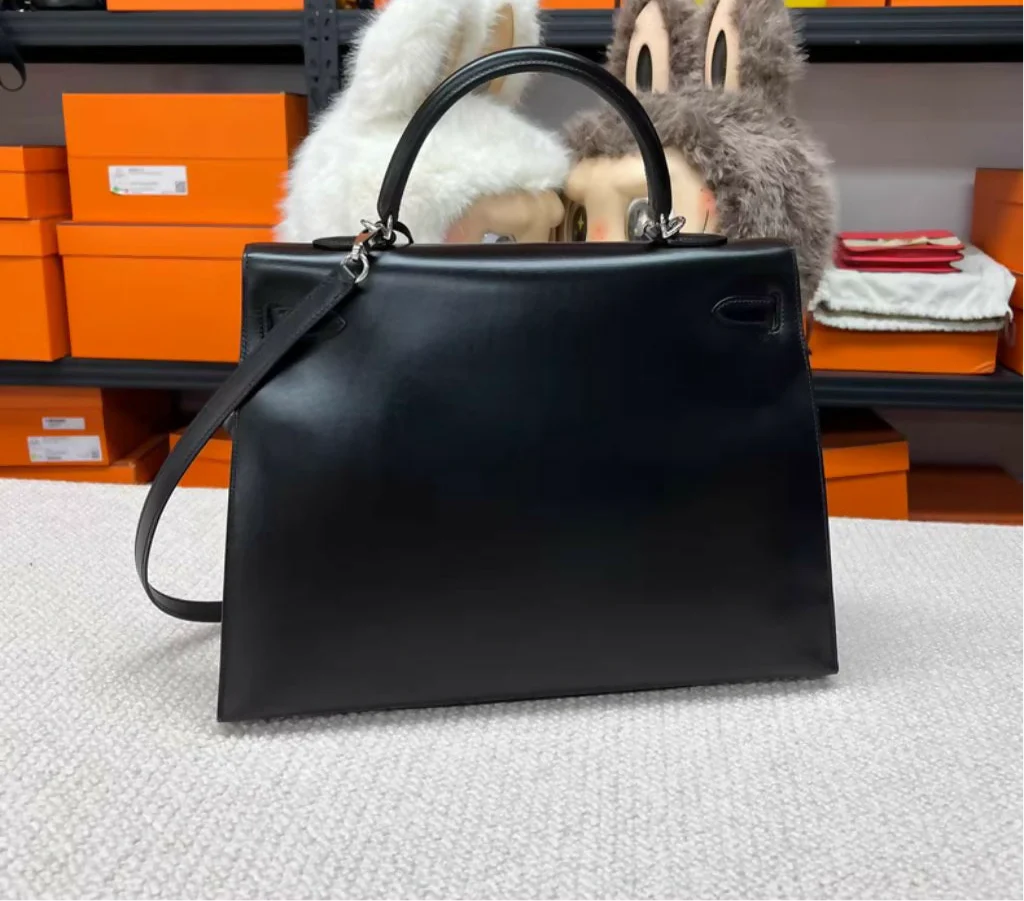 Hermès Kelly 35 Black Box Leather Palladium Guilloche Hardware - Image 2