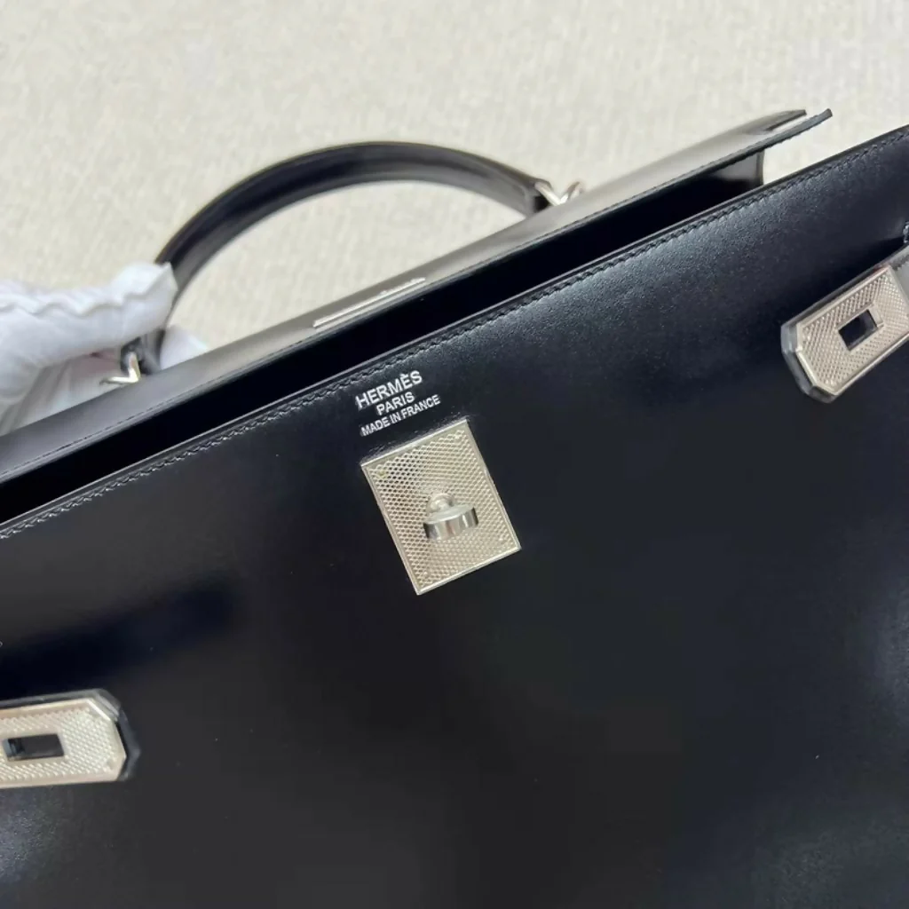 Hermès Kelly 35 Black Box Leather Palladium Guilloche Hardware - Image 3
