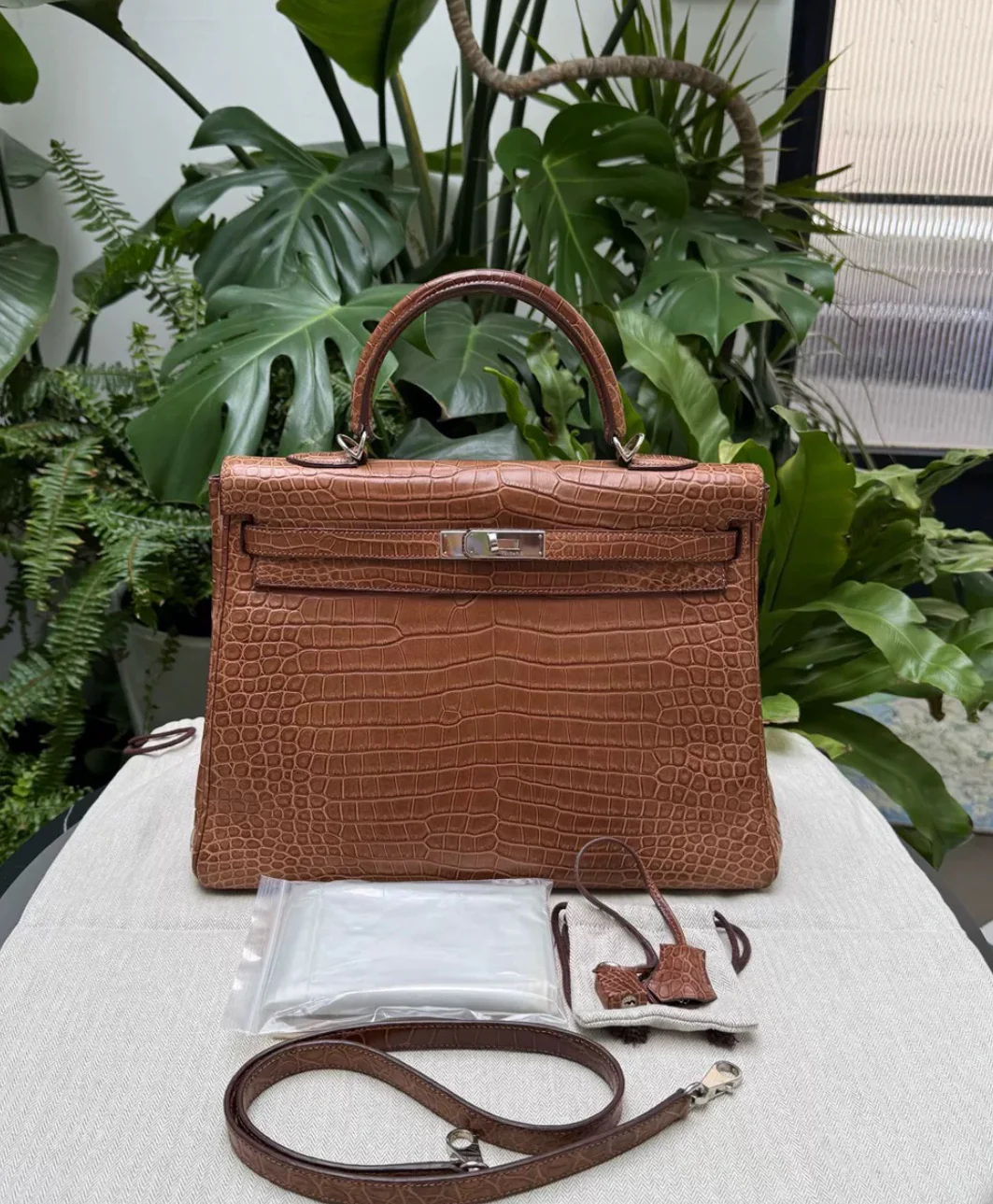 Hermès Kelly 35 Gold Matte Alligator Palladium Hardware