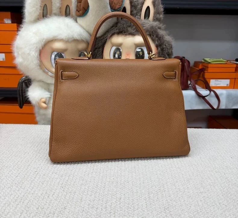 Hermès Kelly 35 in gold brown togo leather gold hardware - Image 2