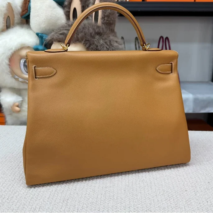 Hermes Kelly 40 Gold Epsom leather with gold hardware - Image 2