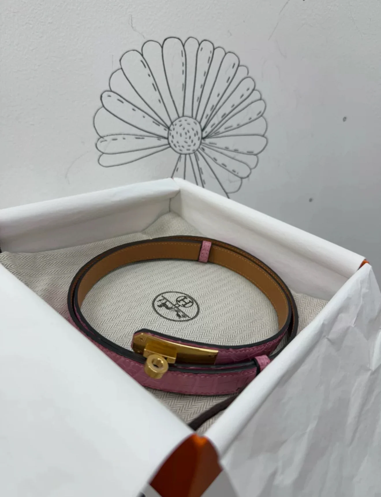 Hermès Kelly Belt Pink Crocodile leather Gold Hardware - Image 3