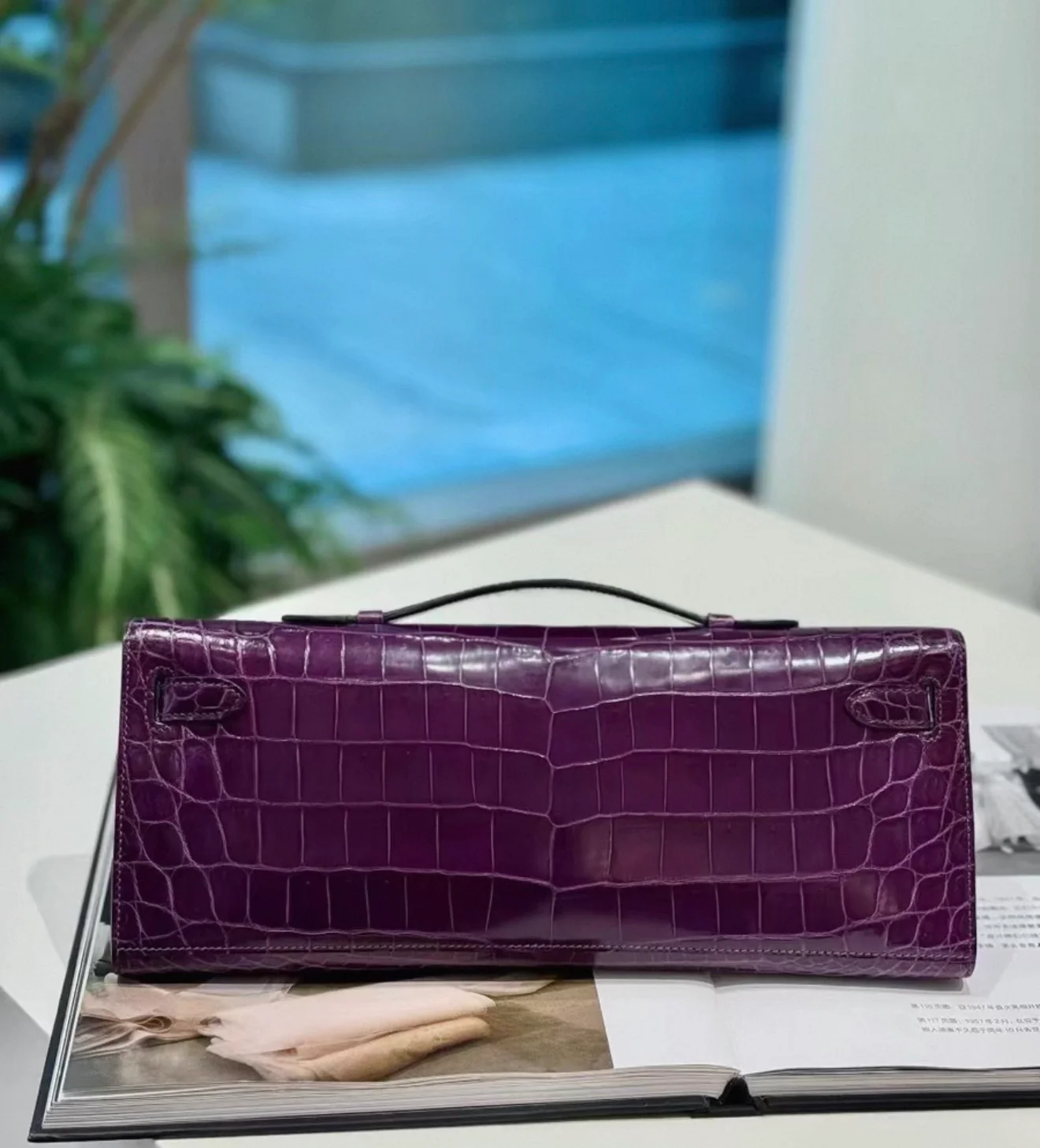Hermès Kelly cut amethyst shiny crocodile leather palladium hardware - Image 2