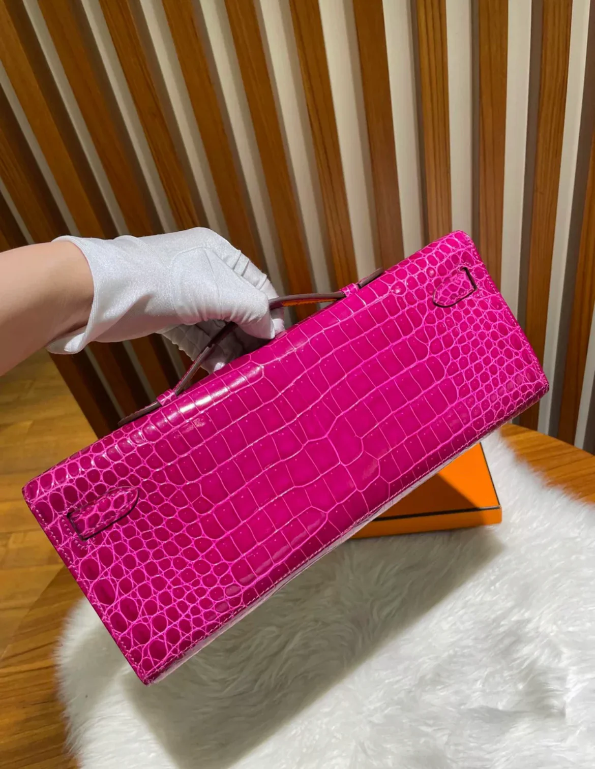 Hermès Kelly Cut Clutch Niloticus Crocodile Rose Scheherazade Diamond Hardware - Image 2