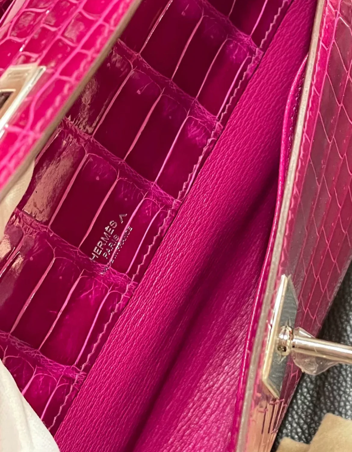 Hermès Kelly Cut Clutch Niloticus Crocodile Rose Scheherazade Diamond Hardware - Image 3