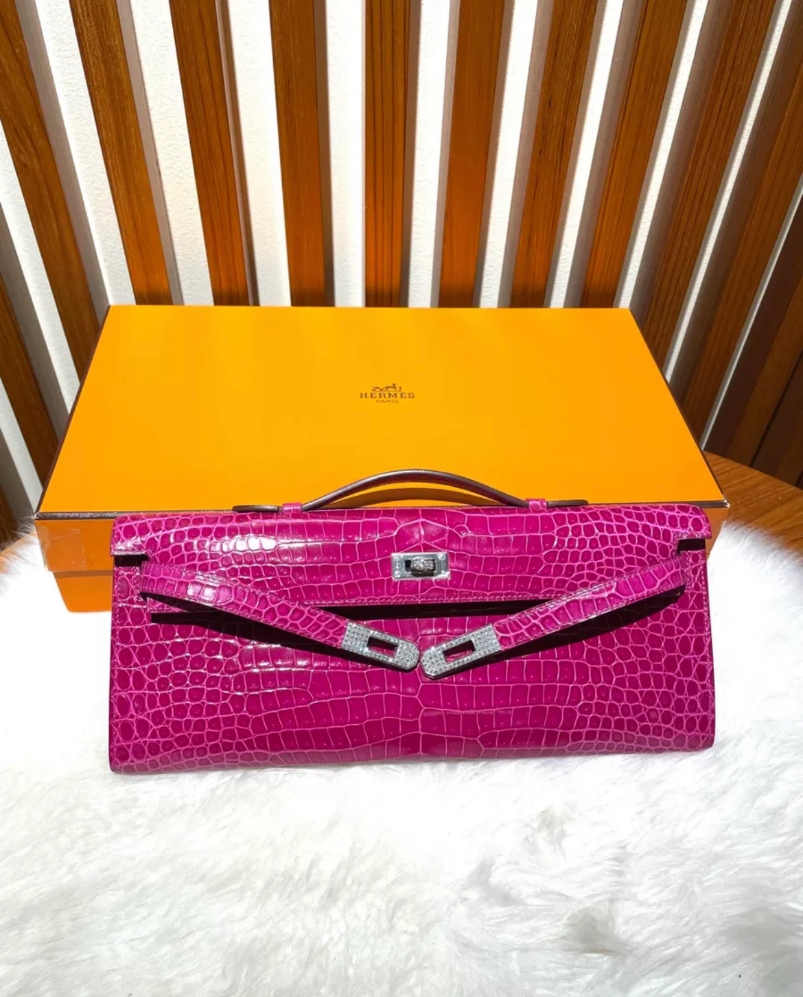 Hermès Kelly Cut Clutch Niloticus Crocodile Rose Scheherazade Diamond Hardware - Image 4