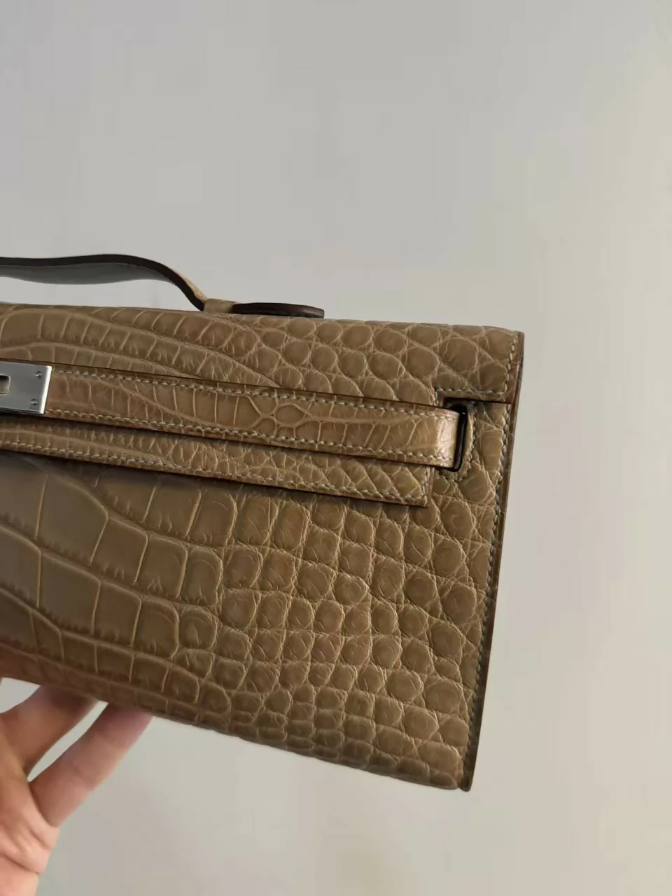 Hermes Kelly cut Matt croco milk tea - Image 3