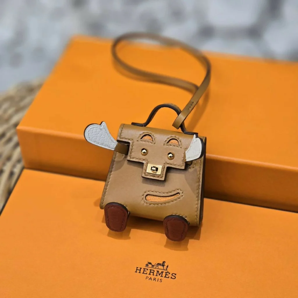 Hermès Kelly Doll Bag Charm Tadelakt / Chevre Mysore Sable Naturel / Nata / Brique / Orange - Image 2