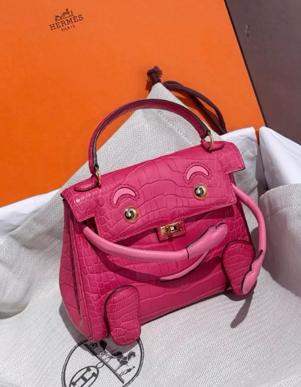 Hermès Kelly Doll Pink Matte Alligator Swift Gold Hardware - Image 2